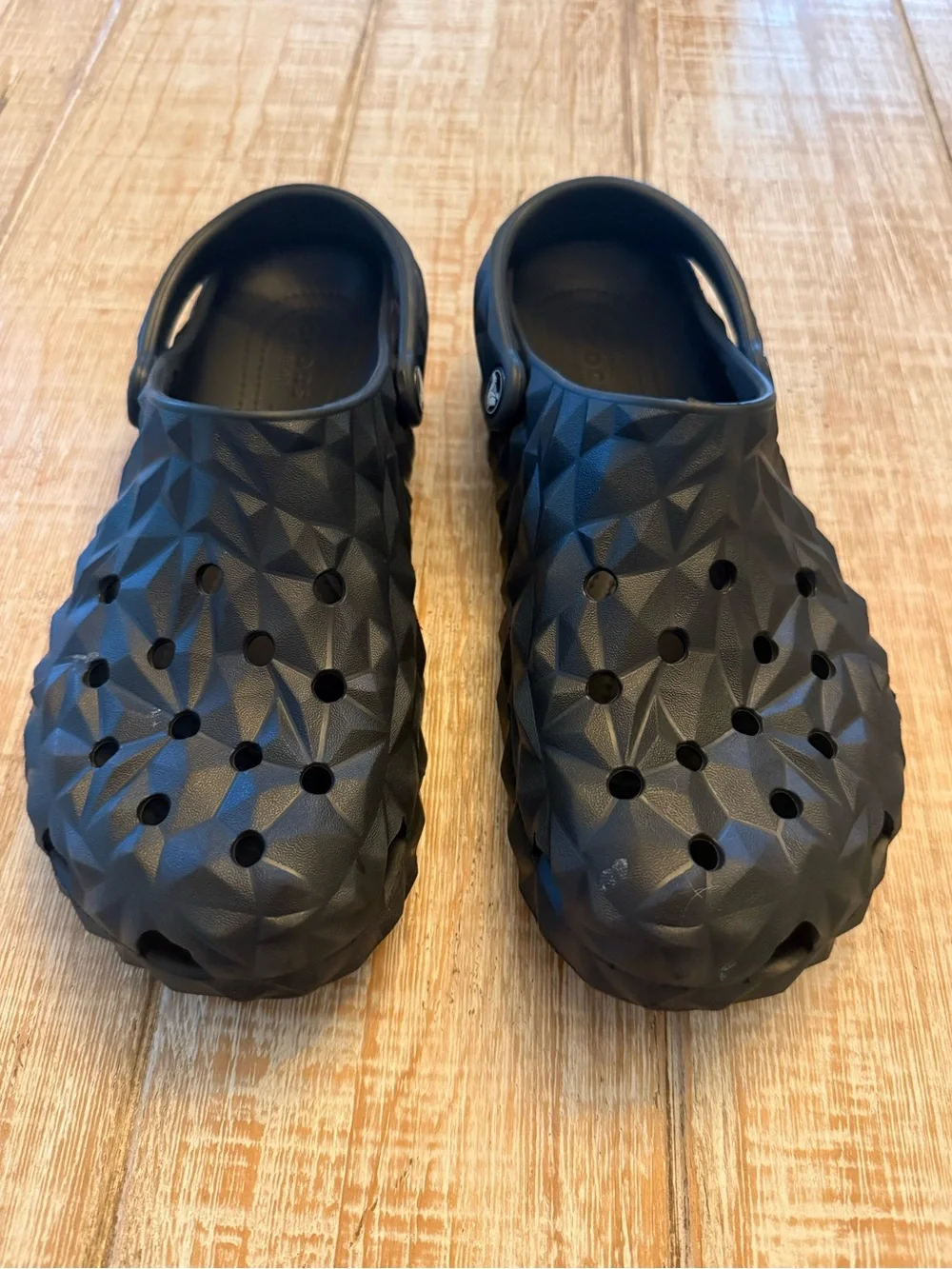 CROCS Men's Black Textured Slip-On Clog